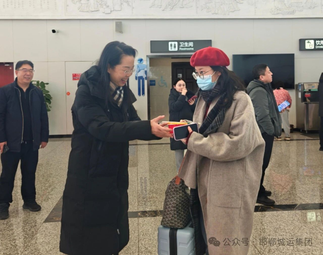 【关怀慰问】市城运集团党委书记、董事长韩延敏慰问节日期间坚守岗位的干部职工 【关怀慰问】市城运集团党委书记、董事长韩延敏慰问节日期间坚守岗位的干部职工