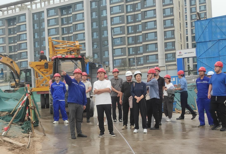 【企业动态】城投房地产董事长张力超带队到“十里春晓”住宅项目督导工作