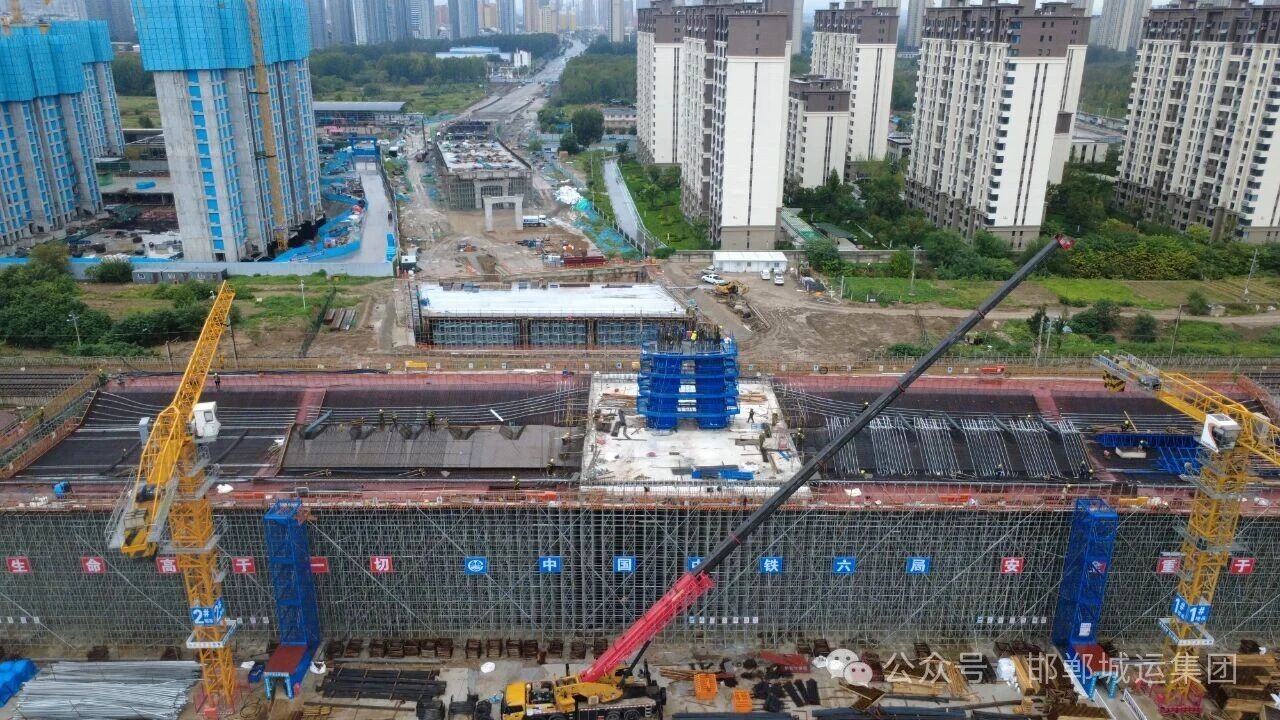 争第一、创唯一||我国首座单索面矮塔曲面菱形塔身斜拉桥—北仓路跨京广铁路桥顺利转体 争第一、创唯一||我国首座单索面矮塔曲面菱形塔身斜拉桥—北仓路跨京广铁路桥顺利转体