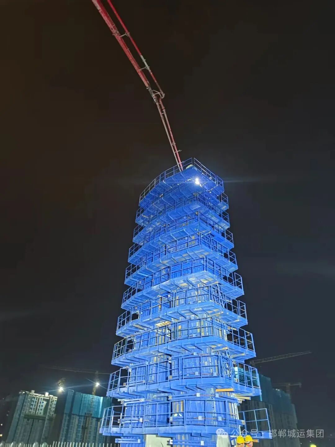 争第一、创唯一||我国首座单索面矮塔曲面菱形塔身斜拉桥—北仓路跨京广铁路桥顺利转体 争第一、创唯一||我国首座单索面矮塔曲面菱形塔身斜拉桥—北仓路跨京广铁路桥顺利转体