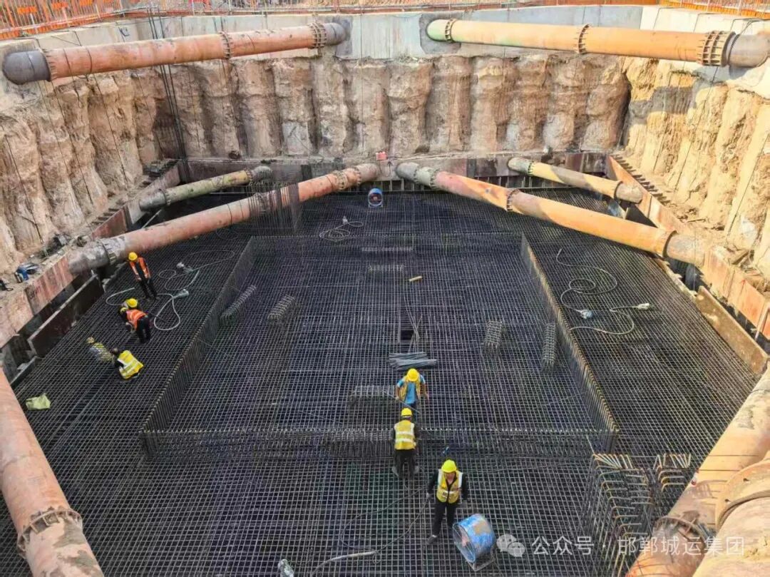 争第一、创唯一||我国首座单索面矮塔曲面菱形塔身斜拉桥—北仓路跨京广铁路桥顺利转体 争第一、创唯一||我国首座单索面矮塔曲面菱形塔身斜拉桥—北仓路跨京广铁路桥顺利转体