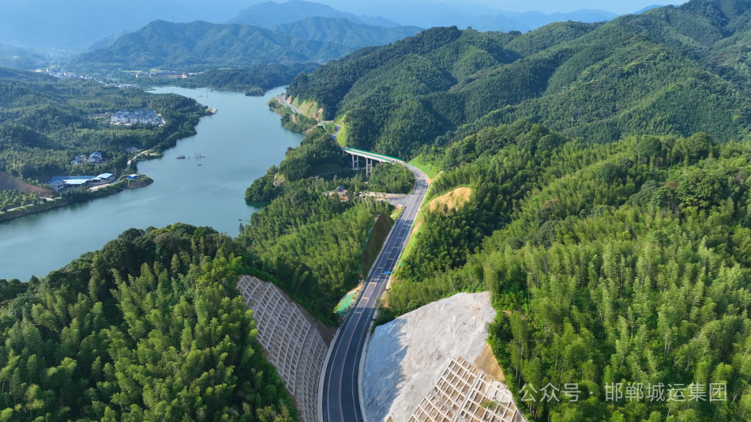 城运集团光太公司承建项目，获评全国最美回乡路